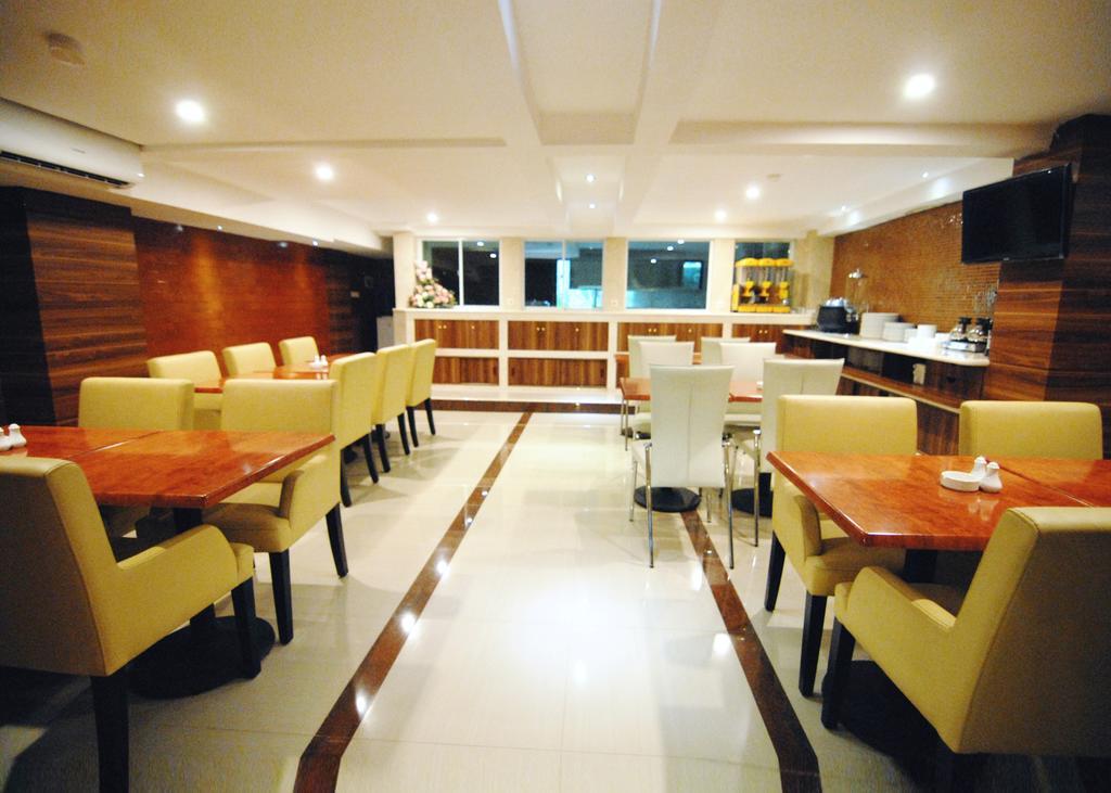 Grand Kasira Hotel Jakarta Luaran gambar