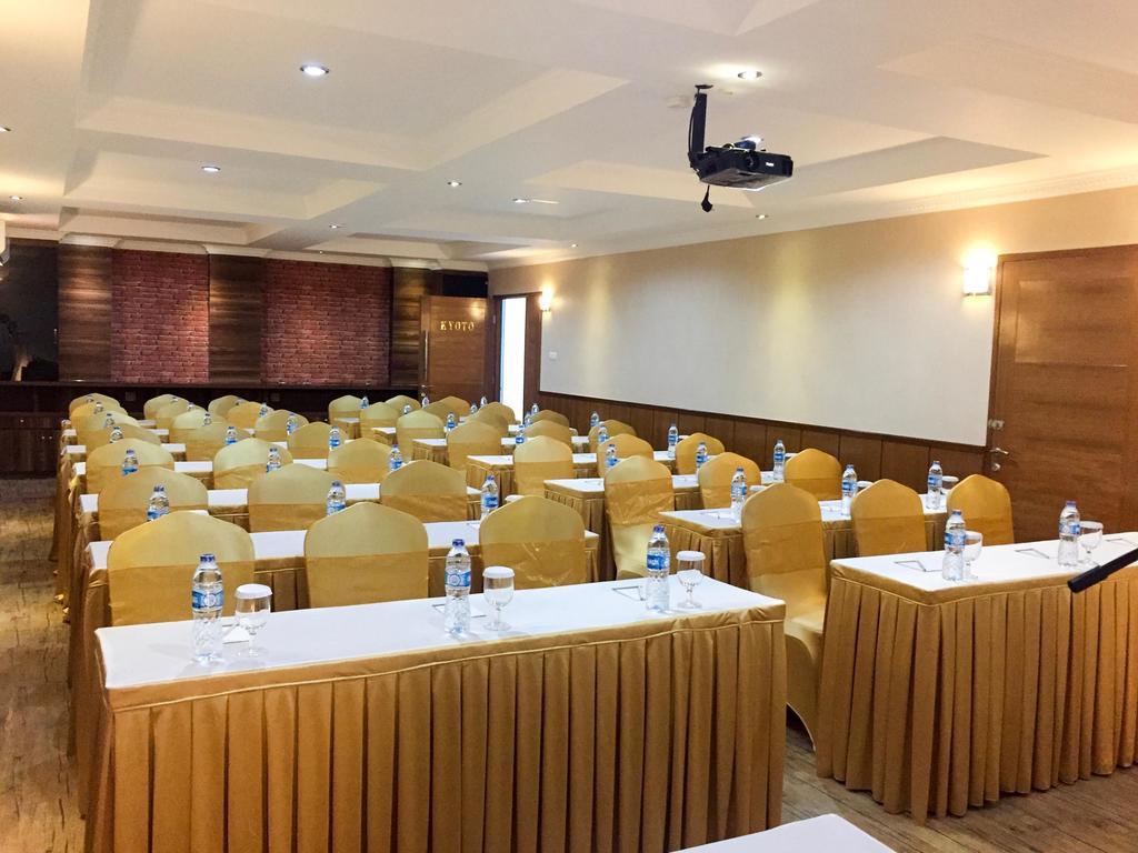 Grand Kasira Hotel Jakarta Luaran gambar