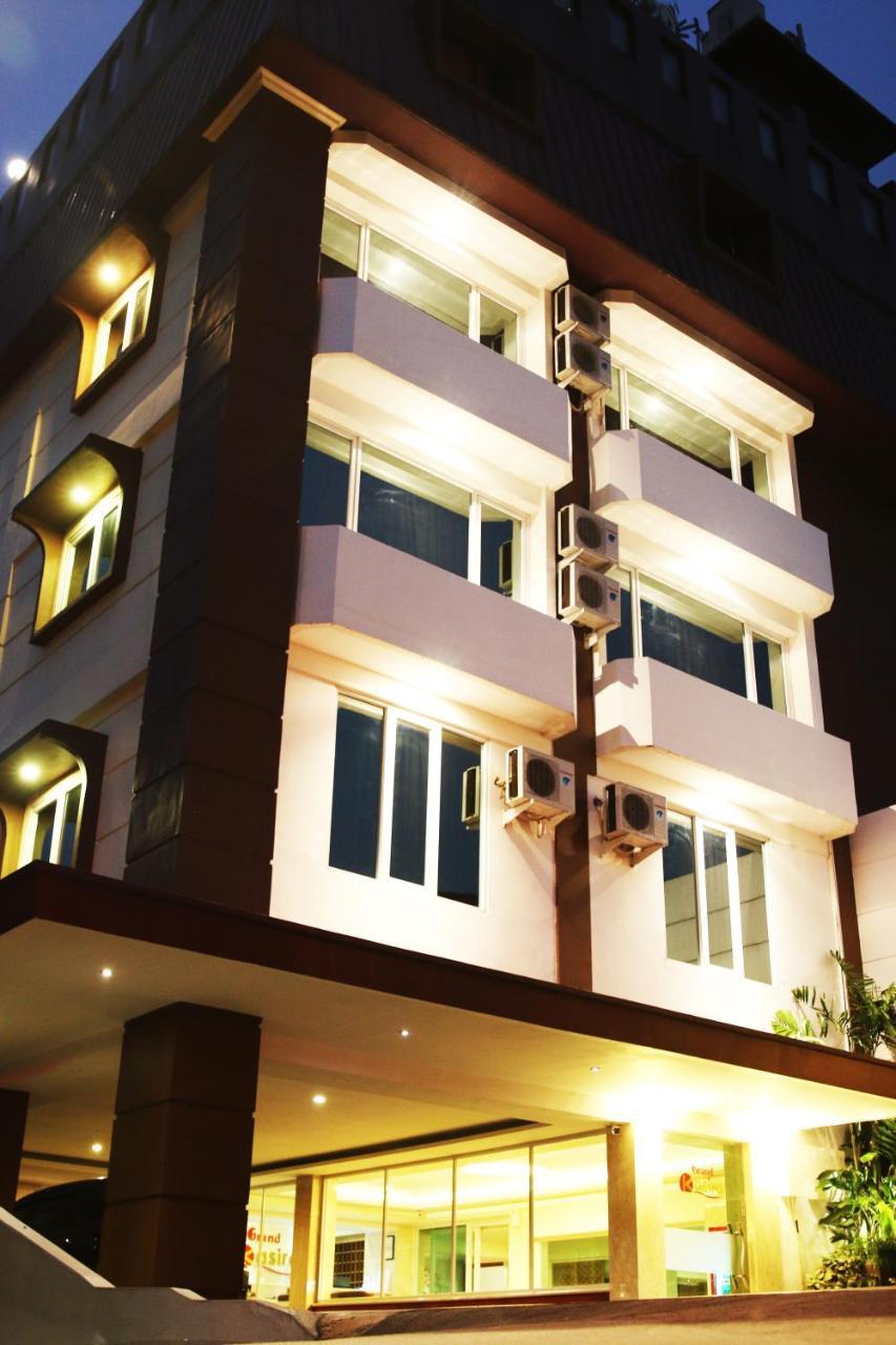 Grand Kasira Hotel Jakarta Luaran gambar