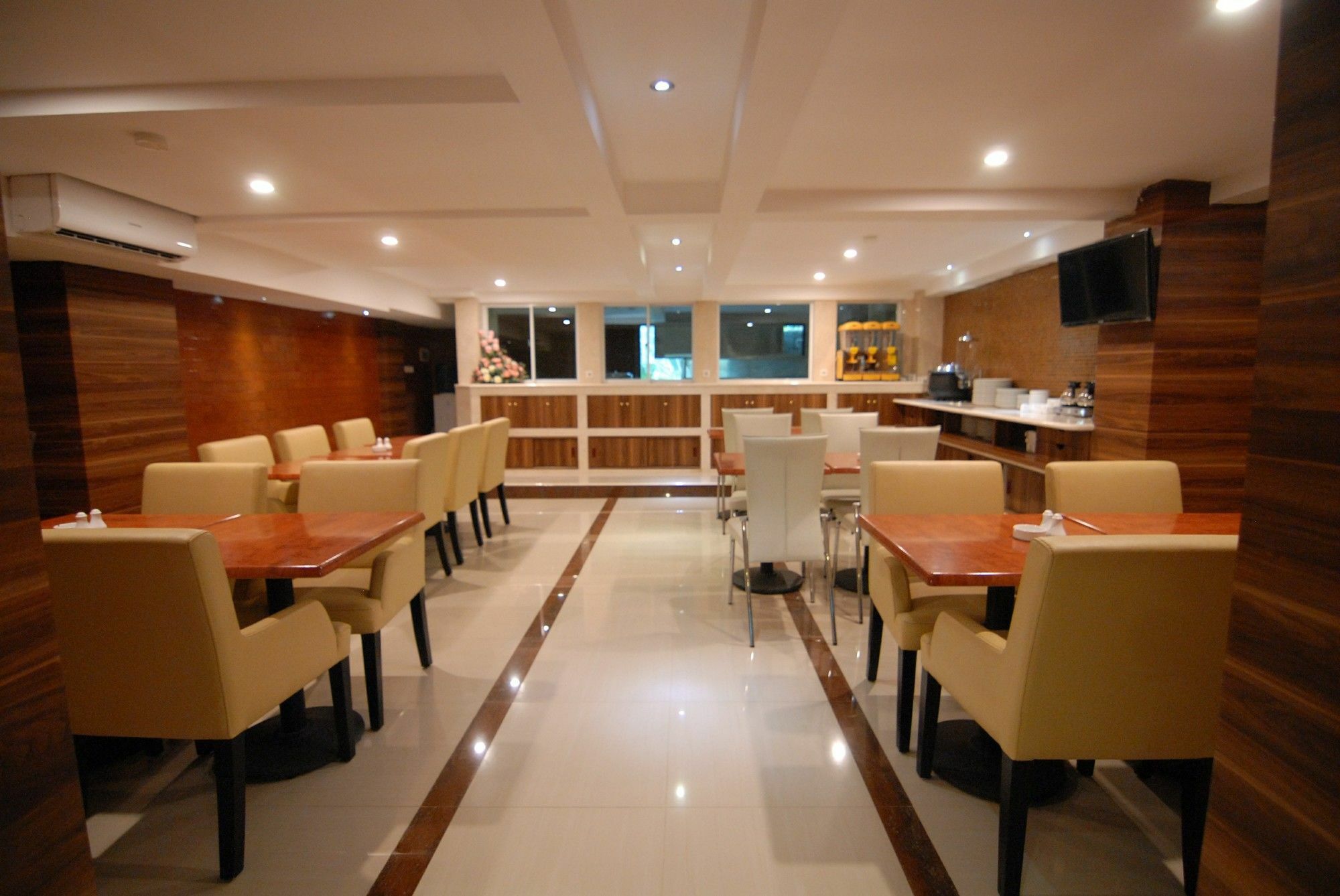 Grand Kasira Hotel Jakarta Luaran gambar